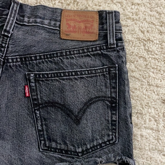 Levi 501 Black Jean Shorts - Picture 3 of 4